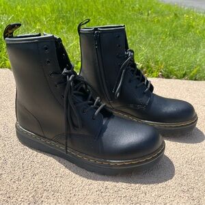 Dr. Martens Air Wair Size 5